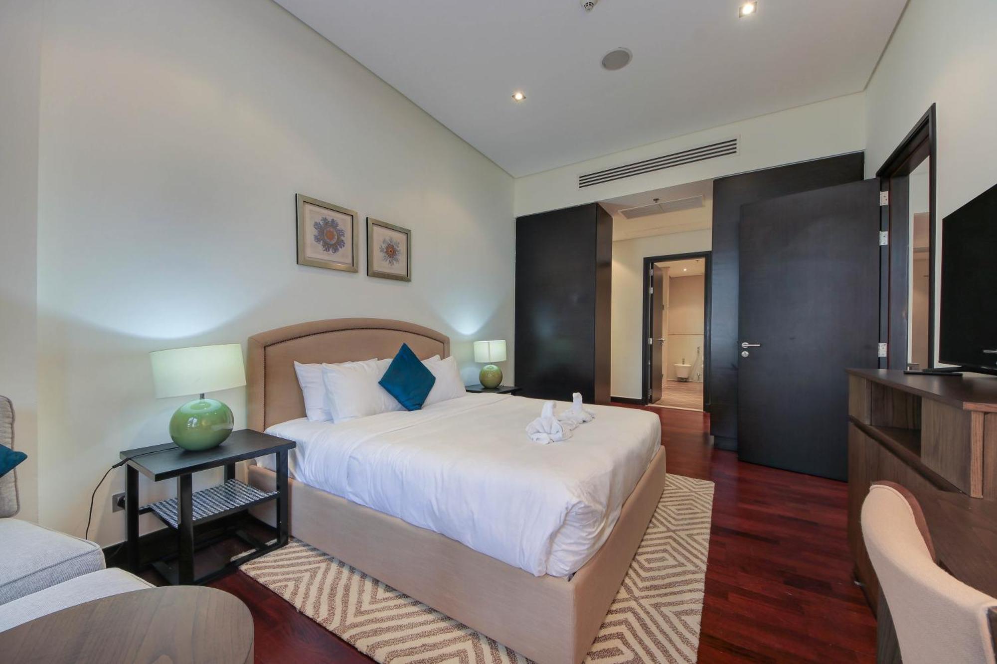 Luxe Getaways Royal Amwaj Palm Jumeirah Resort Apartment Holiday Home Дубай Стая снимка