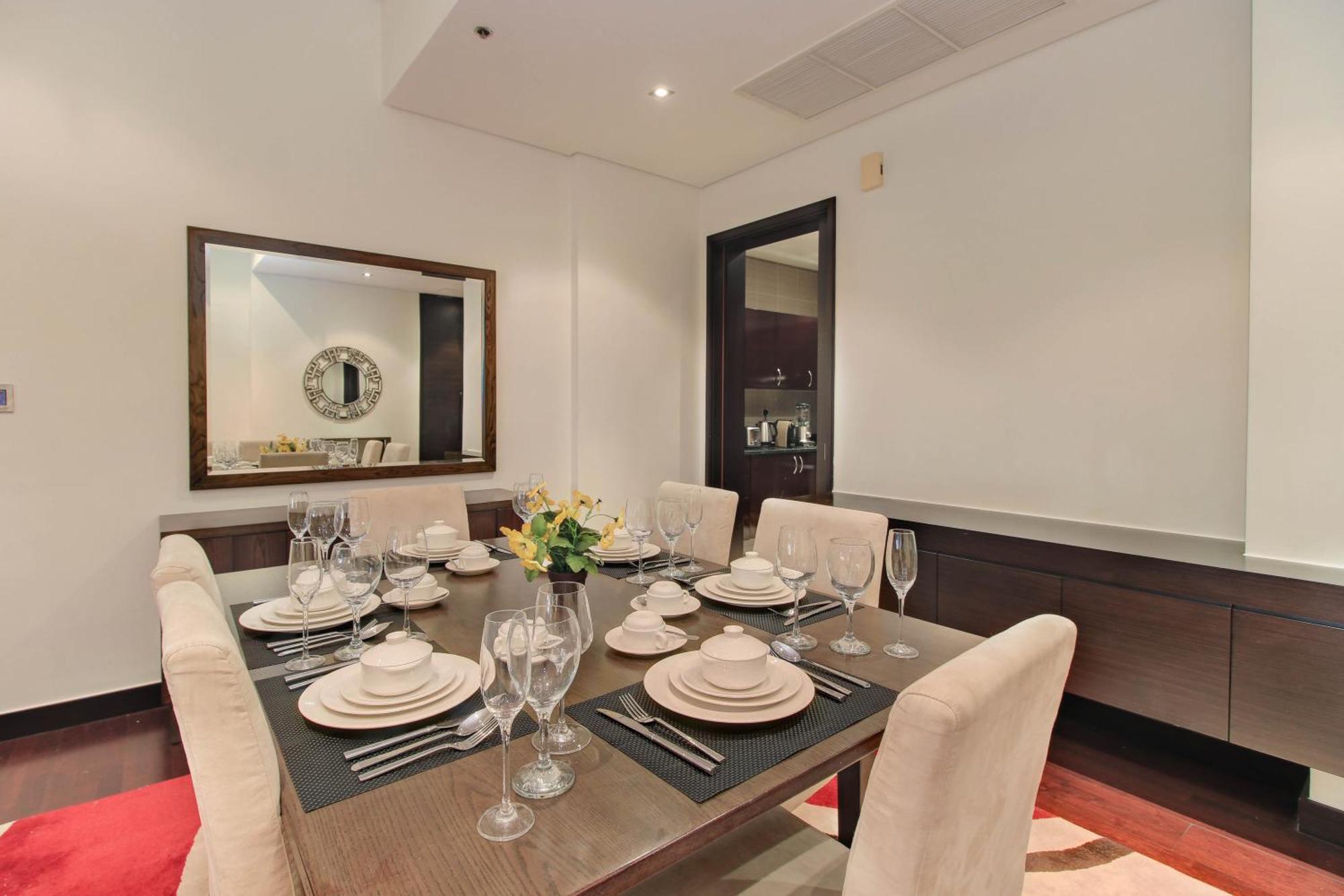 Luxe Getaways Royal Amwaj Palm Jumeirah Resort Apartment Holiday Home Дубай Екстериор снимка