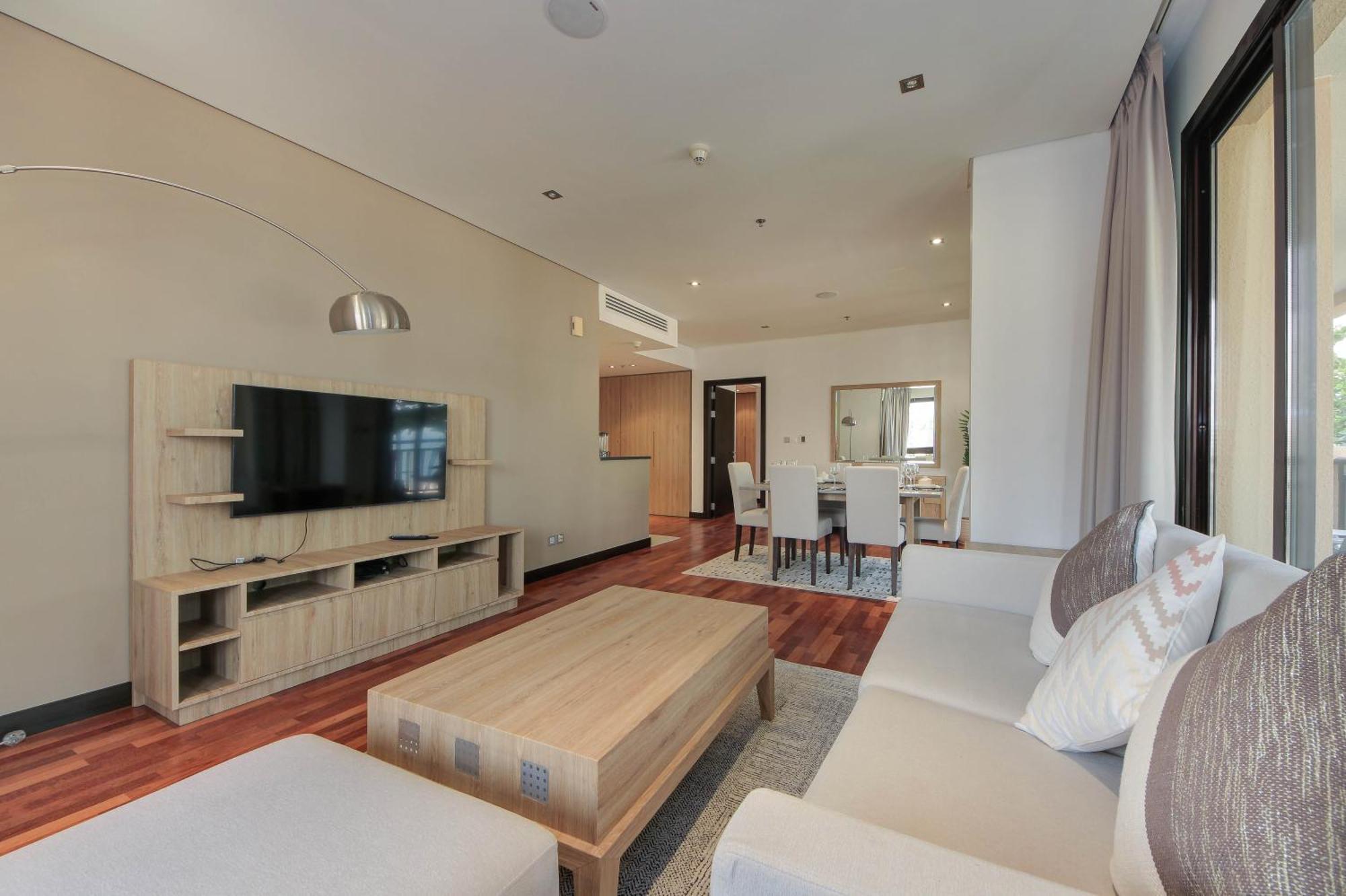Luxe Getaways Royal Amwaj Palm Jumeirah Resort Apartment Holiday Home Дубай Екстериор снимка